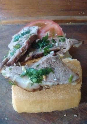 Una foto de Picada con restos de asado