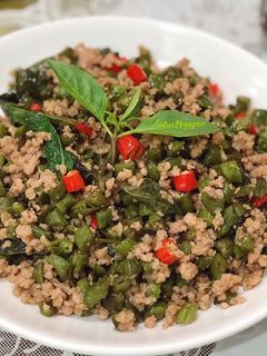 Hình của món Thịt heo xào đậu cô ve kiểu Thái (Thai pork, green bean stir fry).