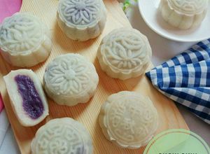 Foto resep SNOW SKIN MOONCAKE with PURPLE YAM FILLING