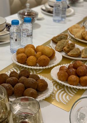 صورة لوصفة لقيمات محشية جبن