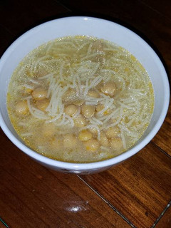 Una foto de Sopa con garbanzos