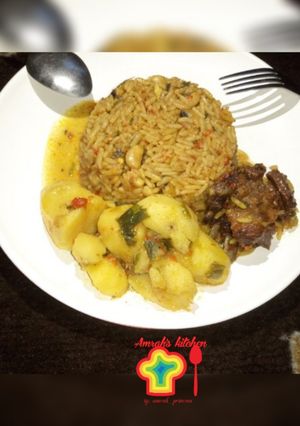 A picture of Jollof rice.