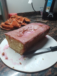 Una foto de Budín de naranja 🍊glaseado 😋