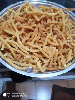 முள்ளு தேங்குழல் (Mullu Thegolal Recipe in Tamil) செய்முறை முக்கிய புகைப்படம்