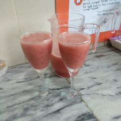 A picture of Apple Strawberry Punch.
