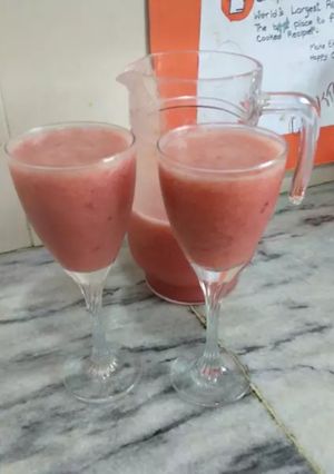 A picture of Apple Strawberry Punch.