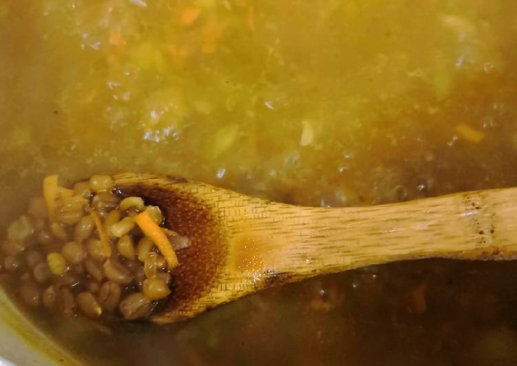 شوربة بالقمح الكامل