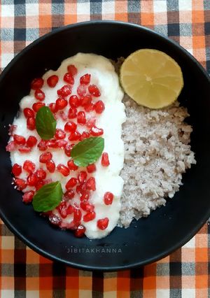 A picture of Desi Style Dahi Chiwda Breakfast.
