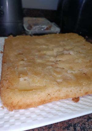 Una foto de Torta invertida de manzana fácil (sin caramelo)