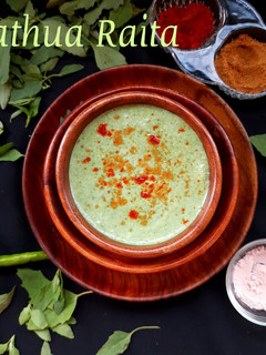 बथुआ रायता (Bathua Raita recipe in Hindi) रेसिपी मुख्य फोटो
