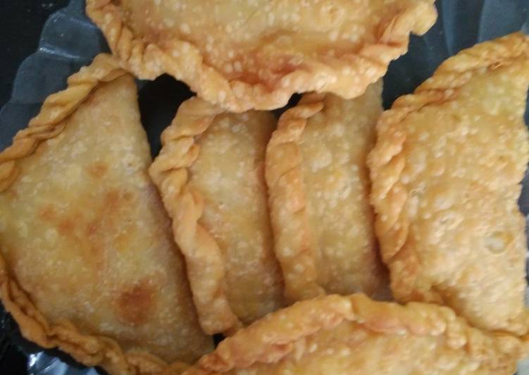 Bagaimana Menyiapkan Pastel goreng Anti Gagal