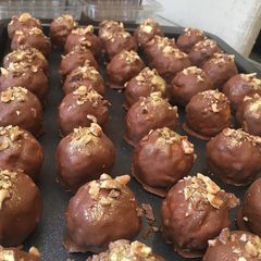 Chocolate covered burfee balls A picture of Chocolate covered burfee balls.