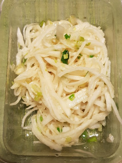 寧式涼拌蘿蔔絲:隨時可拿出來應急的小菜。 的食譜成品照片