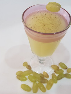 A picture of Refreshing grapes juice/drink.