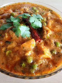 मटर पनीर (matar paneer recipe in Hindi) रेसिपी मुख्य फोटो