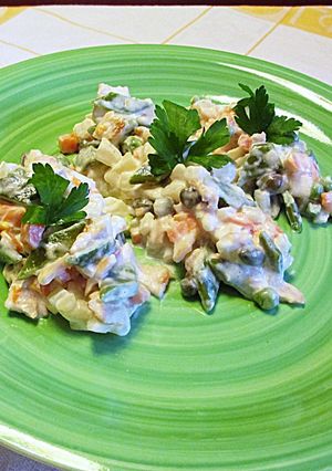 Foto principal de 110. Ensaladilla "favorita" con pechuga de pavo