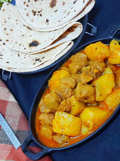 आलू सोयाबीन की सब्जी (aloo soyabeen ki sabzi recipe in Hindi) रेसिपी मुख्य फोटो
