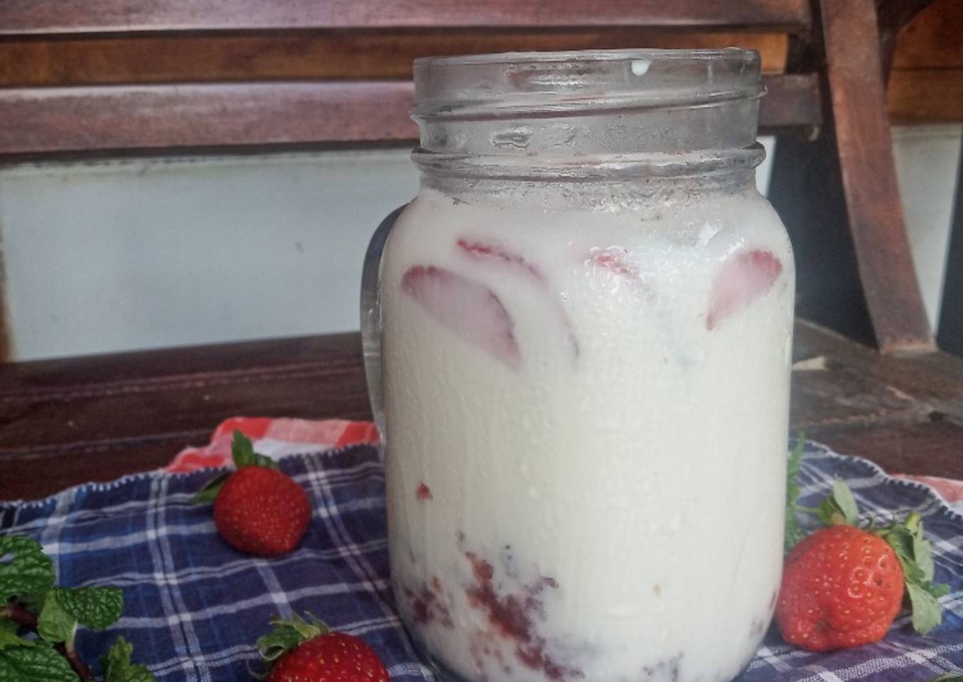 Korean Fresh Strawberry Milk