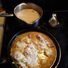 Una foto de Pollo con piña y mozzarella