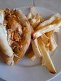 Sándwich de pollo con fritas