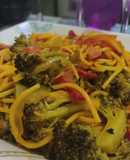 Spaghetti veganos con vegetales