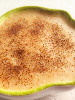 Una foto de Natillas veganas con manzana y canela (sin azúcar)