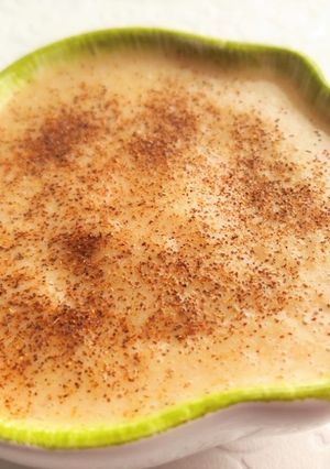 Una foto de Natillas veganas con manzana y canela (sin azúcar)