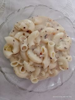 વ્હાઈટ સોસ પાસ્તા (White Sauce Pasta Recipe In Gujarati) રેસીપી મુખ્ય ફોટો