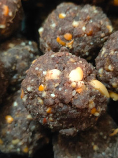பினட் சாட்ஸ் (peanut shots) செய்முறை முக்கிய புகைப்படம்