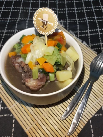 Langkah Mudah untuk Membuat Resep Sup Sayur Balungan Sapi yang Bikin Ngiler
