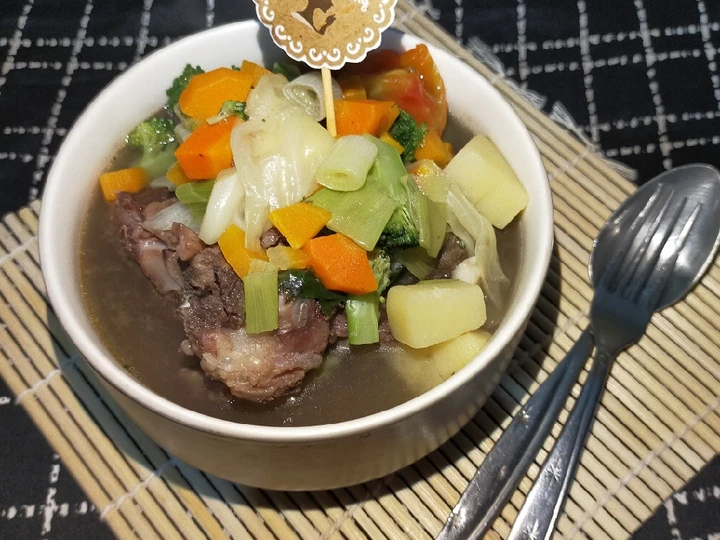 Langkah Mudah untuk Membuat Resep Sup Sayur Balungan Sapi yang Bikin Ngiler