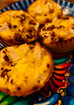 Una foto de Muffins de manzana y harina de coco!!