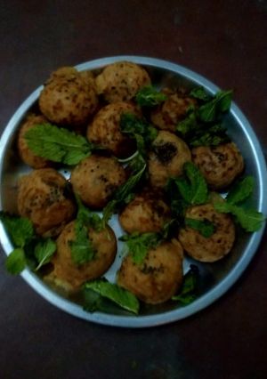 A picture of Rava appam.