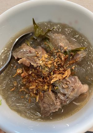 Hình của món Miến dong sườn rau răm.