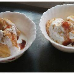 A picture of Dahi Vada (urad dal).