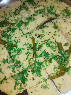 ढोकला (Dhokla recipe in Hindi) रेसिपी मुख्य फोटो