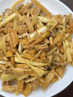 豆乾茭白筍炒肉絲 的食譜成品照片