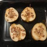 Baked pear with honey
