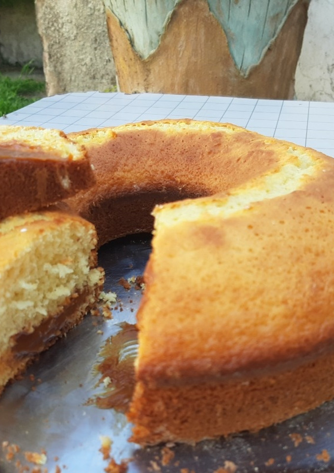 Una foto de Bizcochuelo de vainilla con dulce de leche