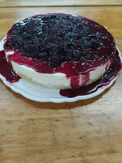Una foto de Cheesecake de frutos rojos sin horno