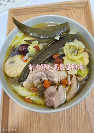 剝皮辣椒高麗菜雞湯 的食譜成品照片