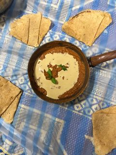 صورة لوصفة الفول مع الطحينية والخبز