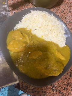 صورة لوصفة دجاج بالكاري بمكونات غريبة بس الطعم لذيذ 😍🤤