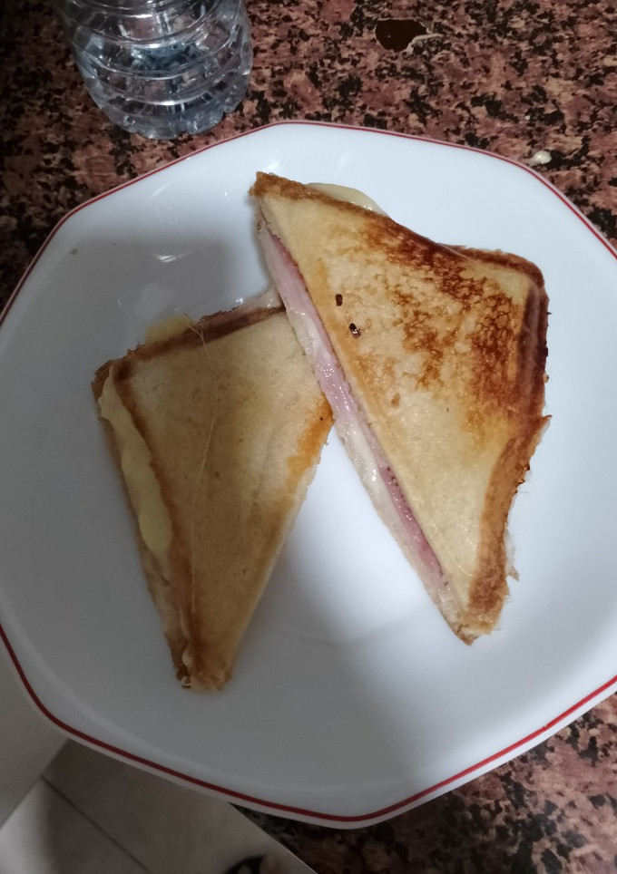 Una foto de Sándwich mixto