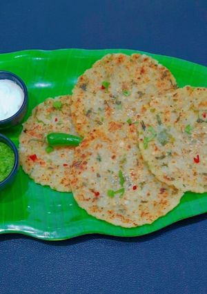શક્કરીયા & સાબુદાણા ના પરોઠા (Shakkriya Sabudana Paratha Recipe In Gujarati) રેસીપી મુખ્ય ફોટો