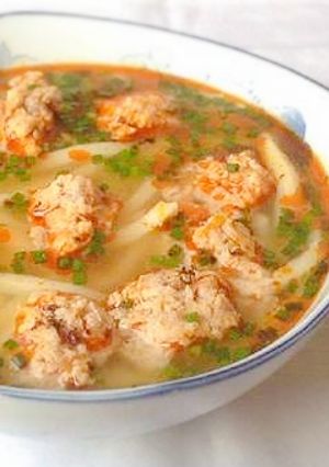 Hình của món Bánh canh bột mì nấu chả tôm.