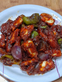 चिल्ली पनीर(Chilli paneer recipe in hindi) रेसिपी मुख्य फोटो