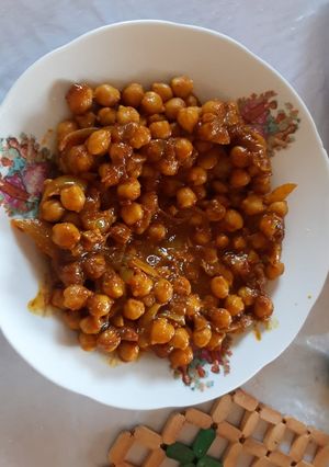 A picture of Curried chickpeas.