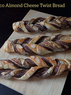 Foto resep Choco Almond Cheese Twist Bread