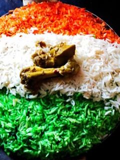 तिरंगा राइस (tiranga rice recipe in Hindi) रेसिपी मुख्य फोटो